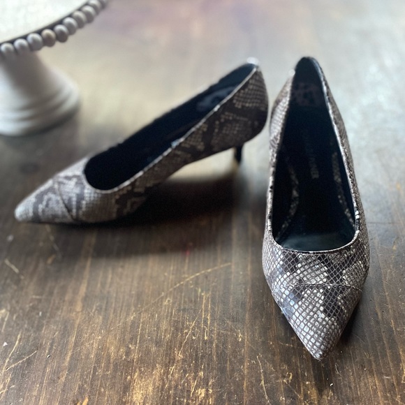 Snakeskin Heels - Picture 14 of 16
